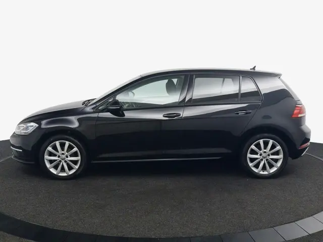 Volkswagen Golf 1.0 TSI Highline zwart 2017 Benzine 8