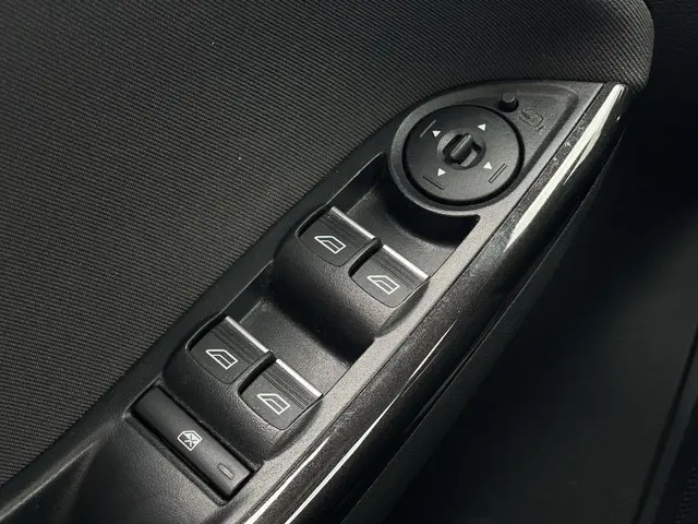 Ford Focus Wagon 1.5 Titanium Edition 2015 Benzine 13