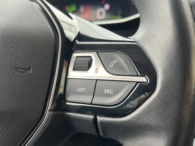 Peugeot 2008 PureTech 100 Allure 2021 Benzine 20