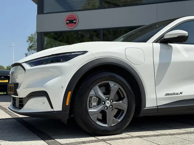 Ford Mustang Mach-E Aut. 98kWh Extended 2021 Elektrisch 25