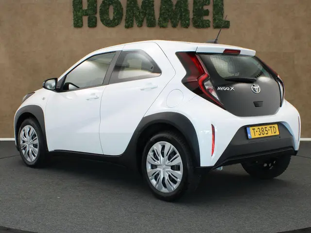 Toyota Aygo X 1.0 VVT-i MT Play 2023 Benzine 11