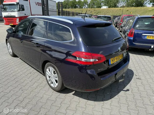 Peugeot 308 SW 1.6 BlueHDI Access 2015 Diesel 4