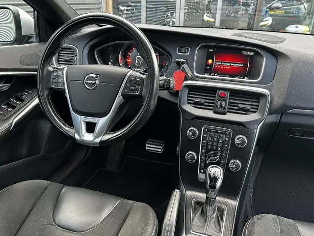 Volvo V40 1.5 T3 Polar+ Sport 2020 Benzine 25