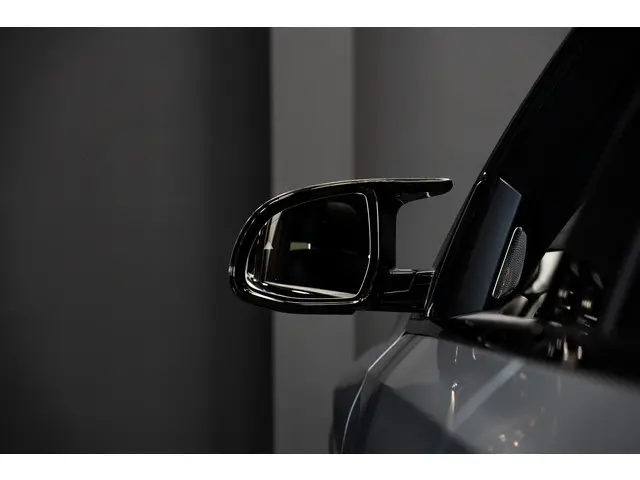 BMW X6 M60i xDrive 2023 Benzine 40