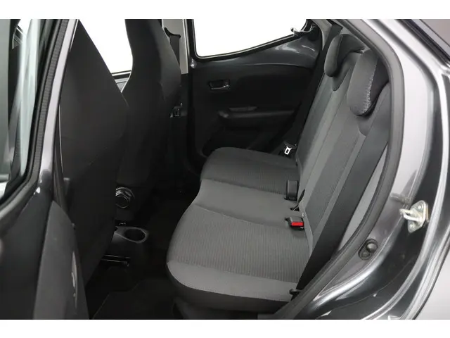 Toyota Aygo 1.0 VVT-i x-play 2021 Benzine 18