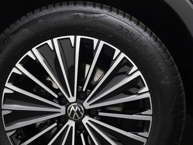 Volkswagen Tiguan 1.5eTSI/130PK Life DSG 2024 Benzine 32