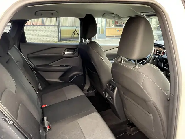 Nissan QASHQAI 1.3 MHEV Business Design 2023 Benzine 28