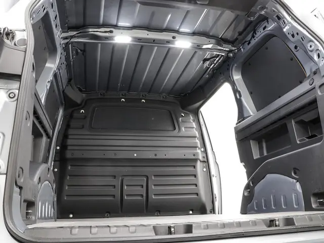 Volkswagen ID. Buzz Cargo 77 kWh / 204pk 2024 Elektrisch 23