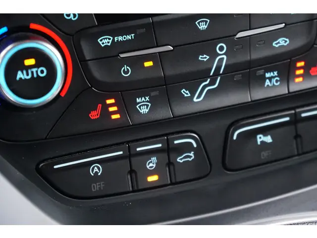 Ford C-MAX 1.0 Titanium 2016 Benzine 26