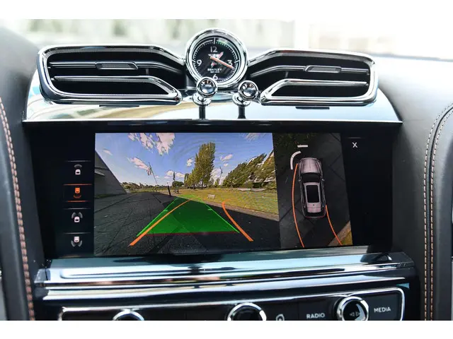 Bentley Bentayga 4.0 V8 First Edition 2021 Benzine 45