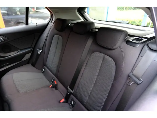 BMW 1 Serie 116d Navi|Clima|LMV|PDC 2020 Diesel 33