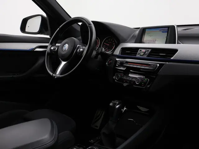 BMW X1 XDRIVE20i 192 PK AUT8 M-SPORT 2016 Benzine 4