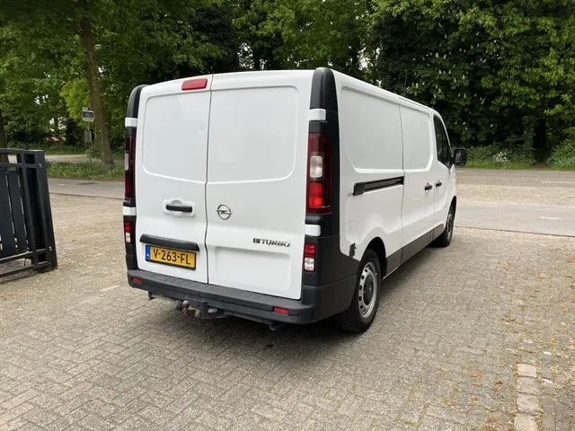 Opel Vivaro BI-TURBO L2 2017 Diesel 4