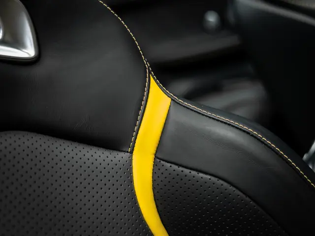 Mercedes-Benz C-Klasse Cabrio AMG 63 S 2022 Benzine 30