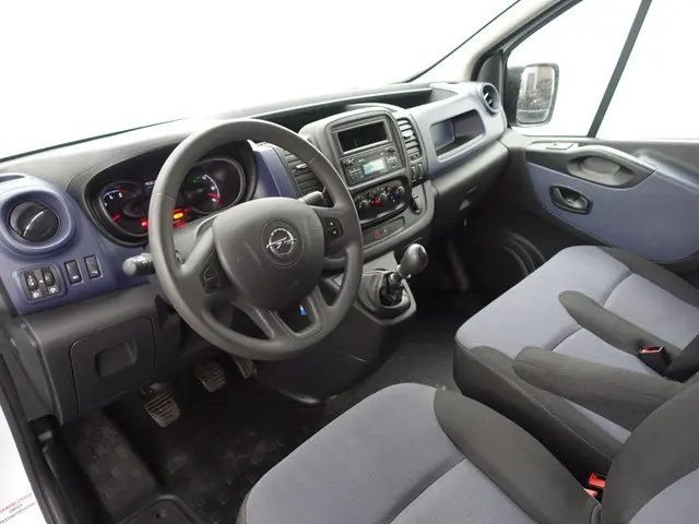 Opel Vivaro 2