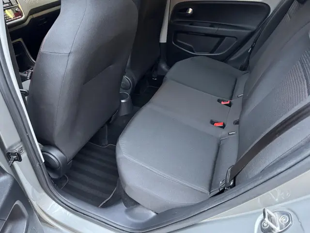 Volkswagen up! 1.0 BMT high up! 2018 Benzine 15