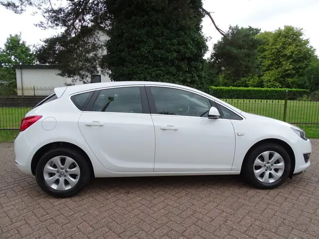 Opel Astra 1.4 Turbo Blitz 2015 Benzine 6