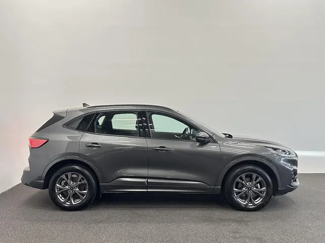 Ford Kuga 2.5 PHEV ST-Line 2023 Hybride Benzine 30