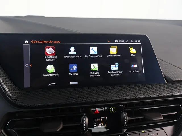 BMW 1 Serie 118i Introduction Edition 2023 Benzine 26