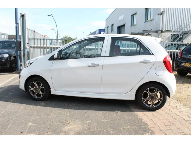 Kia Picanto 1.0 CVVT Design Edition 2013 Benzine 6