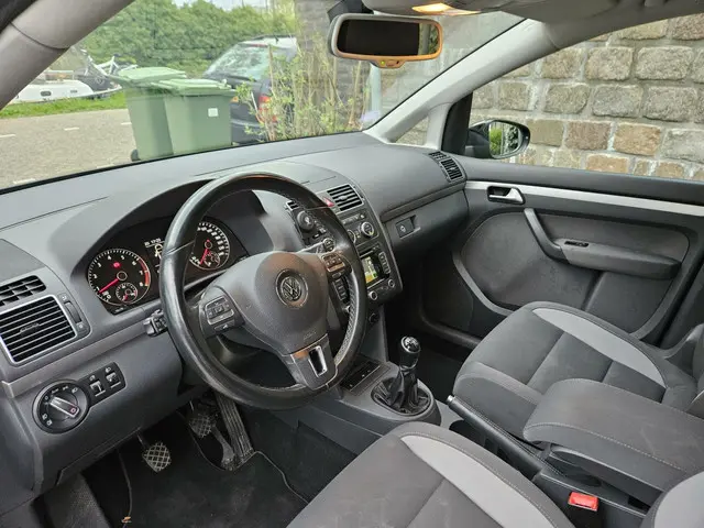 Volkswagen Touran 1.2 TSI Highline Life 2013 Benzine 12
