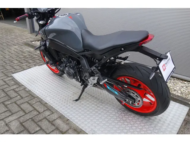 Yamaha MT 09 ABS 2021 Benzine 16