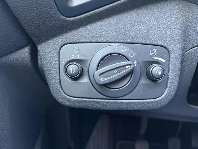 Ford C-MAX 1.5 Titanium 2018 Benzine 9
