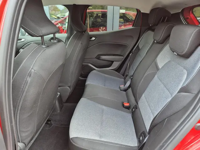Mitsubishi Colt 1.0T MT Intense 2024 Benzine 8