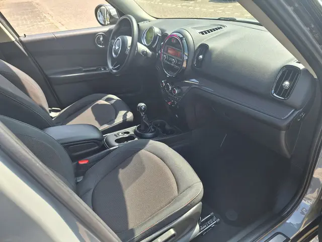 MINI Countryman Mini 1.5 One 2018 Benzine 13