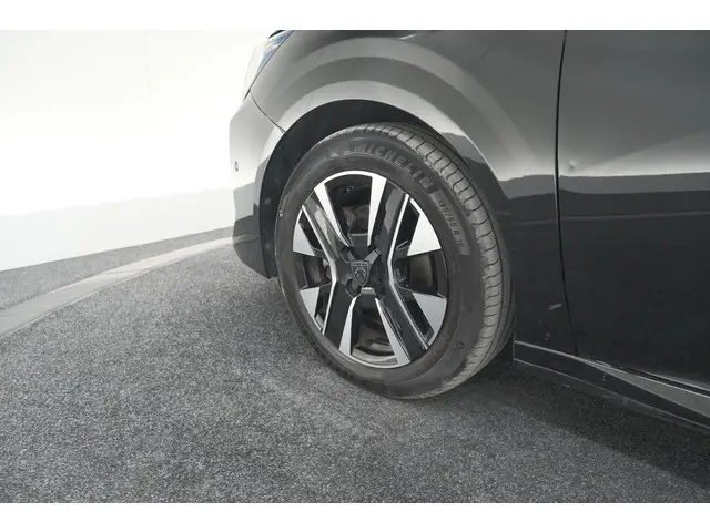 Peugeot 208 PureTech 100 Allure 2024 Benzine 19