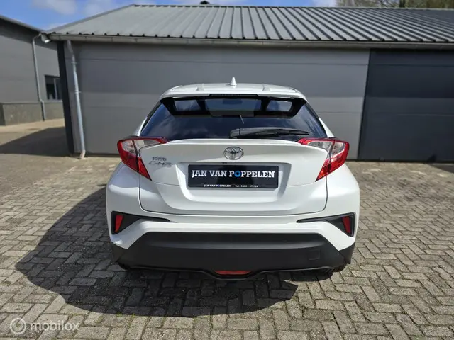 Toyota C-HR 1.2 Executive 2017 Benzine 3