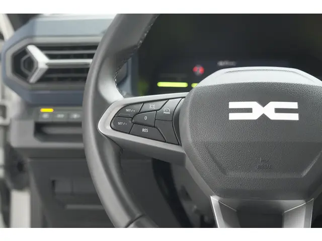 Dacia Duster Mild Hybrid 130 Expression 2025 Benzine 45
