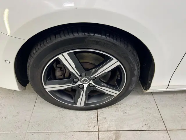 Volvo V40 1.5 T3 Polar+ Sport 2020 Benzine 10