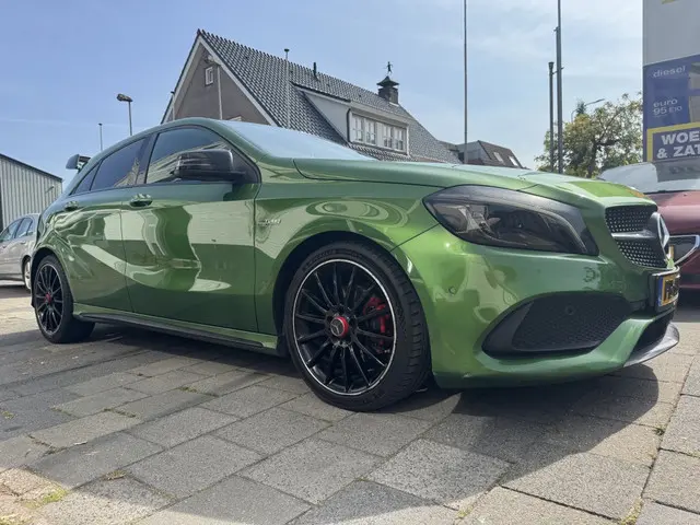 Mercedes-Benz A-Klasse 180 Bus. Sol. AMG 2017 Benzine 11