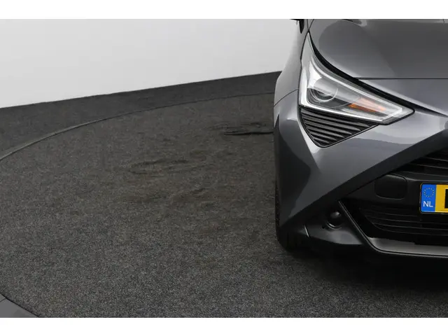 Toyota Aygo 1.0 VVT-i x-play 2021 Benzine 34