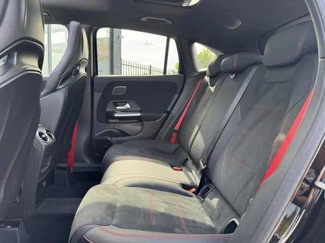 Mercedes-Benz GLA AMG 35 4MATIC 2021 Benzine 11