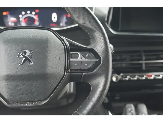 Peugeot 2008 PureTech 130 GT-Line 2020 Benzine 36