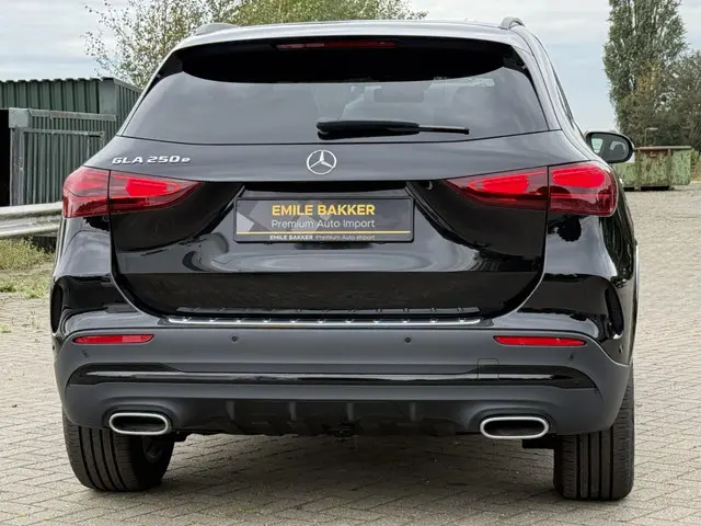 Mercedes-Benz GLA 250 e AMG Line 2024 Hybride Benzine 18