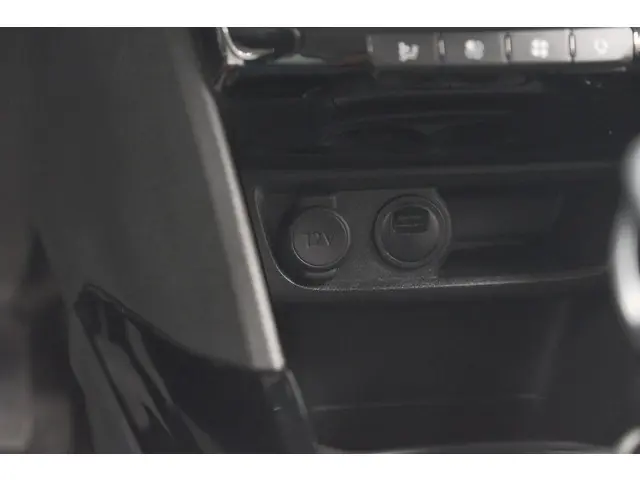 Peugeot 2008 PureTech 130 Allure 2019 Benzine 42