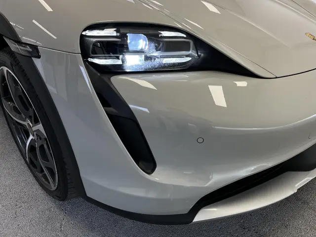 Porsche Taycan Cross Turismo 4 93 kWh 2021 Elektrisch 14