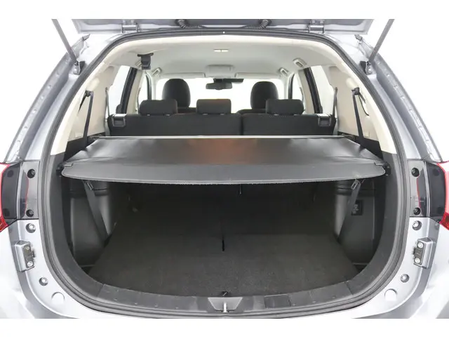 Mitsubishi Outlander 2.0 Executive Edition 2017 Benzine 9