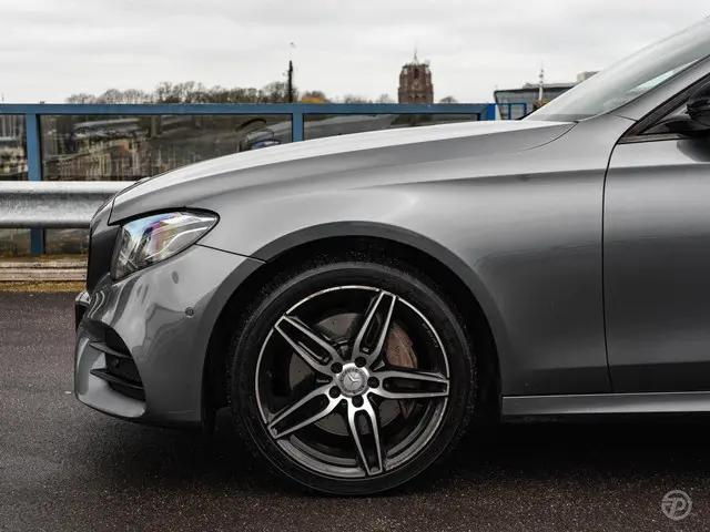 Mercedes-Benz E-Klasse 220 d Prestige 2015 Diesel 45