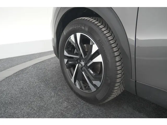 Peugeot 2008 PureTech 102 Allure Pack 2021 Benzine 16