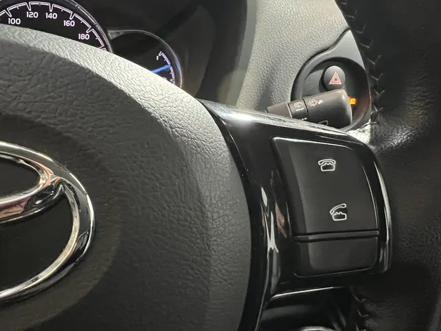 Toyota Yaris 1.5 Hybrid Design 2017 Hybride Benzine 18
