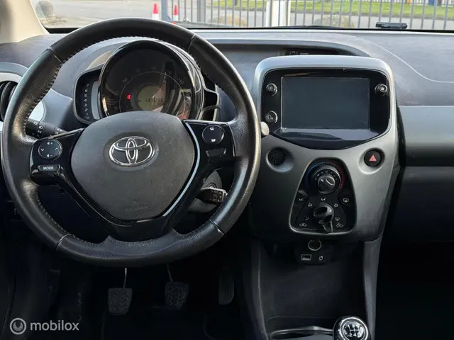 Toyota Aygo 1.0 VVT-i x-clusiv|NAP 2021 Benzine 16