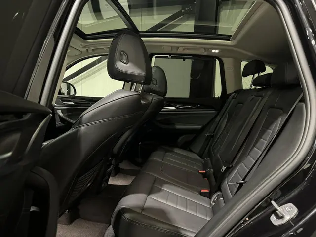BMW X3 xDrive30e Business 2021 Hybride Benzine 10