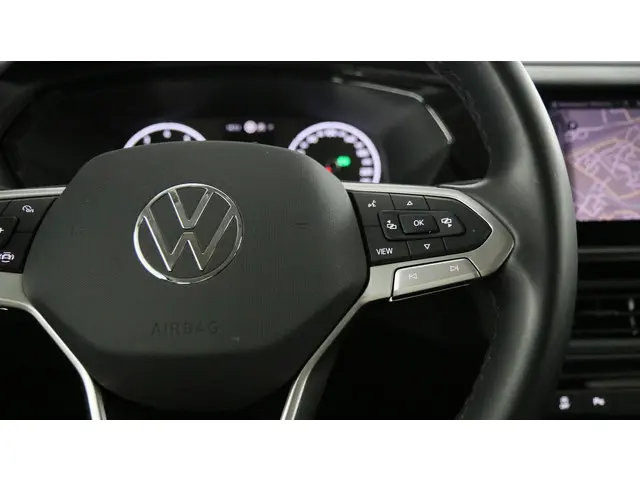 Volkswagen T-Cross 1.0 TSI 1110pk Life DSG 2023 Benzine 24