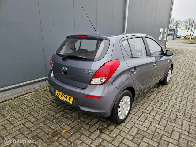 Hyundai i20 1.2i i-Drive 2014 Benzine 4