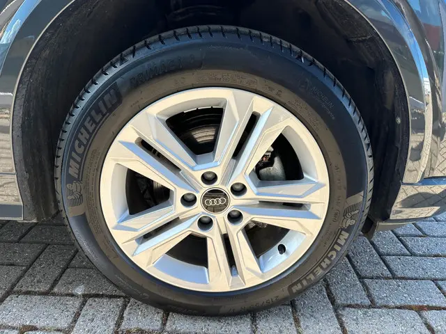 Audi Q2 35 TFSI Sport 2024 Benzine 8