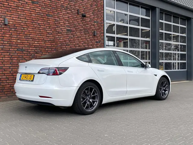 Tesla Model 3 Standard RWD Plus 60 kWh 2020 Elektrisch 5